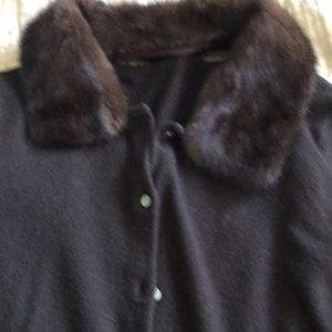 Wool sweater with detachable beaver fur collar
